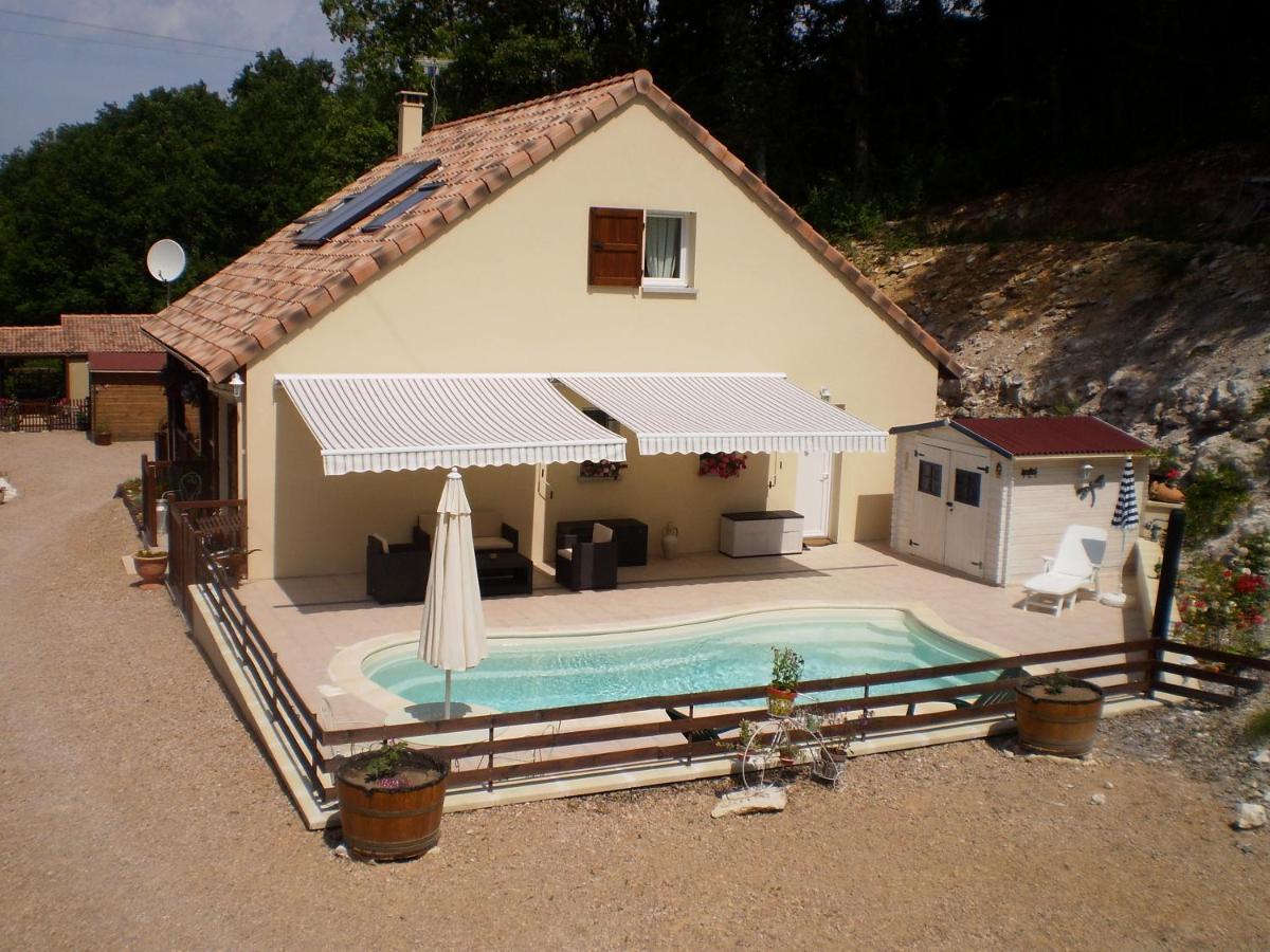 Gite Les Roziers Montmurat Exterior foto